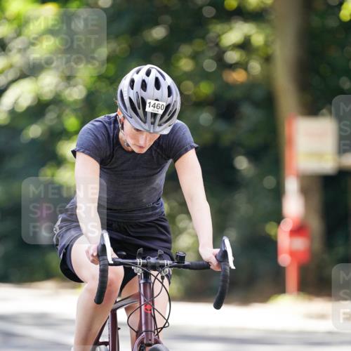 14.09.2025 - Stadtparktriathlon Michael Burmester http://msf.ph/oto/8907179 14.09.2025 13:33:52 Radfahren 1460, 1462, 1517, 1526 meine-sportfotos.de