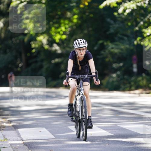 14.09.2025 - Stadtparktriathlon Michael Burmester http://msf.ph/oto/8907194 14.09.2025 13:34:15 Radfahren 1443, 1522, 1568 meine-sportfotos.de
