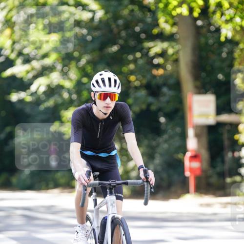 14.09.2025 - Stadtparktriathlon Michael Burmester http://msf.ph/oto/8907233 14.09.2025 13:34:37 Radfahren 1442, 1454, 1467, 1498, 1507, 1553, 1583, 1591 meine-sportfotos.de
