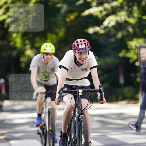 14.09.2025 - Stadtparktriathlon Michael Burmester http://msf.ph/oto/8907241 14.09.2025 13:34:41 Radfahren 1498, 1553, 1556, 1583, 1591 meine-sportfotos.de