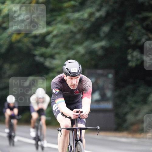 14.09.2025 - Stadtparktriathlon Michael Burmester http://msf.ph/oto/8907304 14.09.2025 09:18:19 Radfahren 317, 344, 395, 420, 456, 459, 468, 481 meine-sportfotos.de