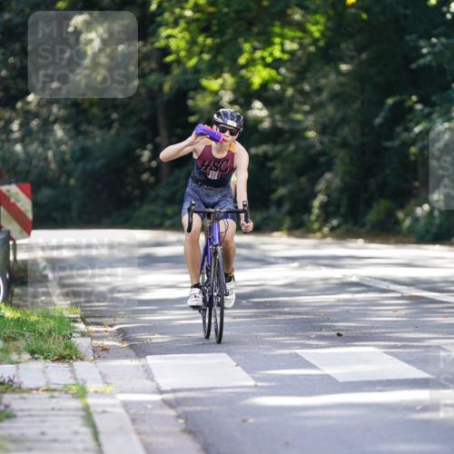 14.09.2025 - Stadtparktriathlon Michael Burmester http://msf.ph/oto/8907309 14.09.2025 13:36:08 Radfahren 1547, 1552 meine-sportfotos.de