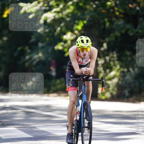 14.09.2025 - Stadtparktriathlon Michael Burmester http://msf.ph/oto/8907315 14.09.2025 13:36:10 Radfahren 1547, 1552 meine-sportfotos.de