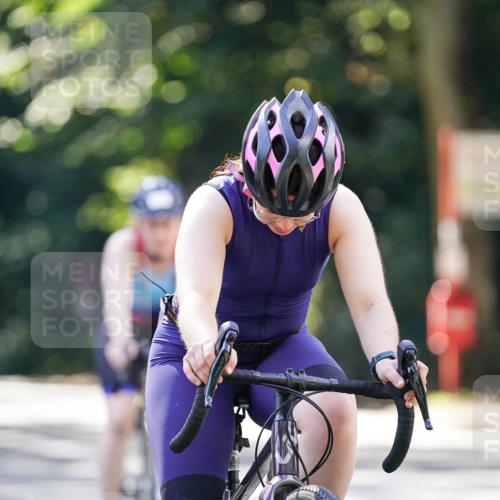 14.09.2025 - Stadtparktriathlon Michael Burmester http://msf.ph/oto/8907346 14.09.2025 13:36:54 Radfahren 1323, 1530, 1548, 1582 meine-sportfotos.de