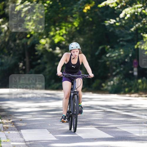 14.09.2025 - Stadtparktriathlon Michael Burmester http://msf.ph/oto/8907352 14.09.2025 13:36:59 Radfahren 1323, 1530, 1582 meine-sportfotos.de