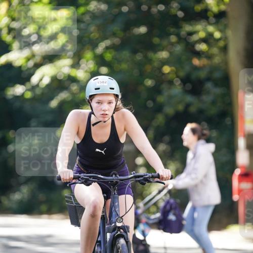 14.09.2025 - Stadtparktriathlon Michael Burmester http://msf.ph/oto/8907354 14.09.2025 13:37:01 Radfahren 1573, 1582 meine-sportfotos.de