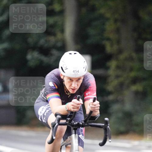 14.09.2025 - Stadtparktriathlon Michael Burmester http://msf.ph/oto/8907368 14.09.2025 09:18:50 Radfahren 302, 454, 493, 499, 502 meine-sportfotos.de