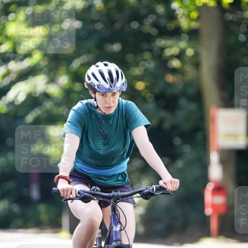 14.09.2025 - Stadtparktriathlon Michael Burmester http://msf.ph/oto/8907370 14.09.2025 13:37:30 Radfahren 1438, 1439, 1543, 1545, 1551 meine-sportfotos.de