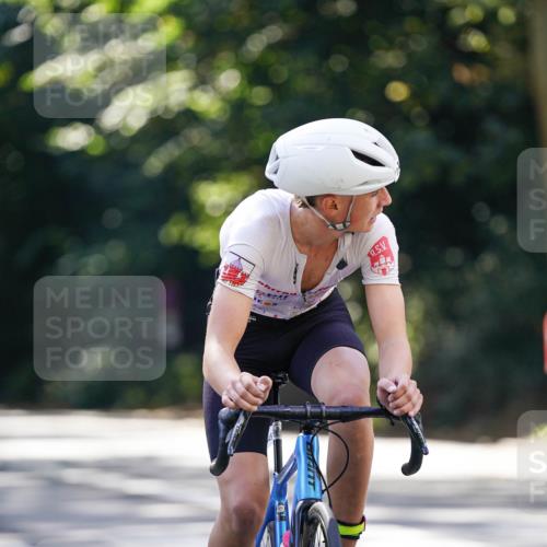 14.09.2025 - Stadtparktriathlon Michael Burmester http://msf.ph/oto/8907388 14.09.2025 13:37:34 Radfahren 1438, 1439, 1543, 1545, 1551 meine-sportfotos.de