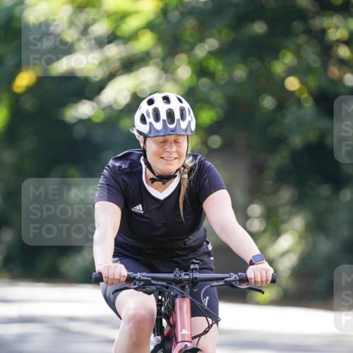 14.09.2025 - Stadtparktriathlon Michael Burmester http://msf.ph/oto/8907402 14.09.2025 13:37:47 Radfahren 1437, 1465 meine-sportfotos.de
