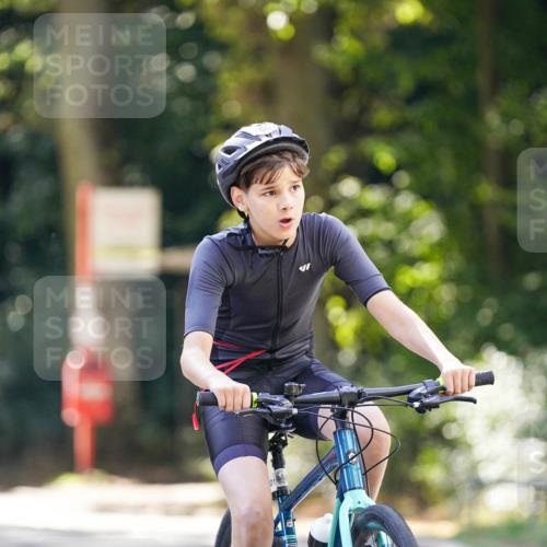 14.09.2025 - Stadtparktriathlon Michael Burmester http://msf.ph/oto/8907417 14.09.2025 13:38:27 Radfahren 1601 meine-sportfotos.de