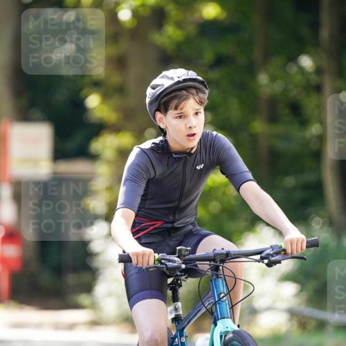 14.09.2025 - Stadtparktriathlon Michael Burmester http://msf.ph/oto/8907419 14.09.2025 13:38:27 Radfahren 1601 meine-sportfotos.de