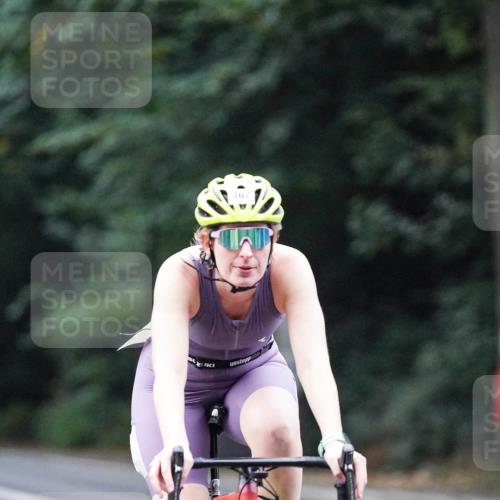 14.09.2025 - Stadtparktriathlon Michael Burmester http://msf.ph/oto/8907451 14.09.2025 09:19:26 Radfahren 304, 439, 443, 464, 467, 477, 479, 486, 494 meine-sportfotos.de