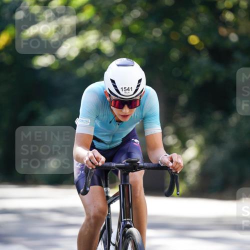 14.09.2025 - Stadtparktriathlon Michael Burmester http://msf.ph/oto/8907471 14.09.2025 13:39:22 Radfahren 1541 meine-sportfotos.de