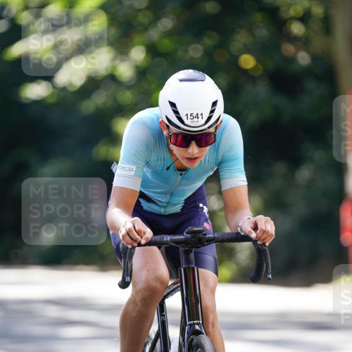 14.09.2025 - Stadtparktriathlon Michael Burmester http://msf.ph/oto/8907472 14.09.2025 13:39:22 Radfahren 1541 meine-sportfotos.de