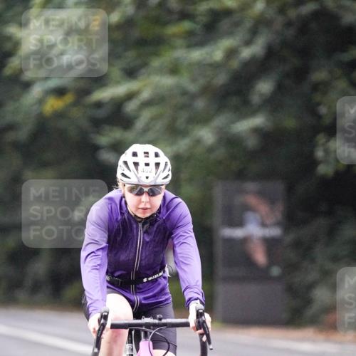 14.09.2025 - Stadtparktriathlon Michael Burmester http://msf.ph/oto/8907475 14.09.2025 09:19:37 Radfahren 324, 356, 382, 425, 477, 479, 492, 495, 497 meine-sportfotos.de