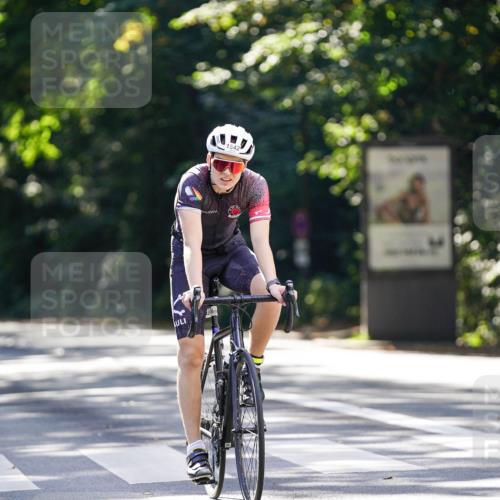 14.09.2025 - Stadtparktriathlon Michael Burmester http://msf.ph/oto/8907481 14.09.2025 13:39:33 Radfahren 1520, 1542 meine-sportfotos.de