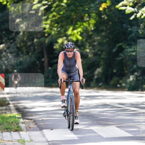 14.09.2025 - Stadtparktriathlon Michael Burmester http://msf.ph/oto/8907487 14.09.2025 13:39:52 Radfahren 1490 meine-sportfotos.de