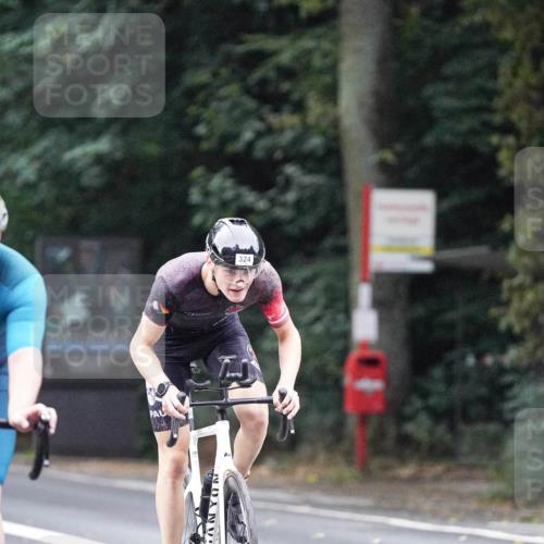 14.09.2025 - Stadtparktriathlon Michael Burmester http://msf.ph/oto/8907493 14.09.2025 09:19:43 Radfahren 320, 324, 356, 366, 382, 425, 447, 485, 497 meine-sportfotos.de