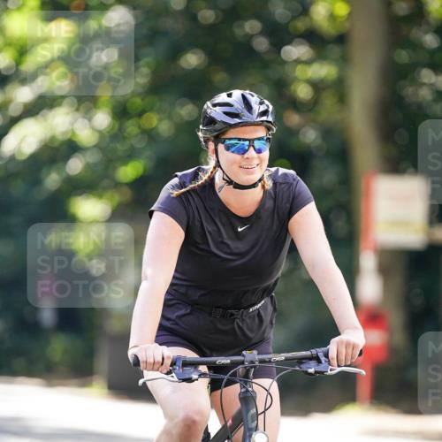 14.09.2025 - Stadtparktriathlon Michael Burmester http://msf.ph/oto/8907498 14.09.2025 13:40:06 Radfahren 1463 meine-sportfotos.de