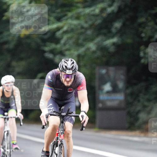 14.09.2025 - Stadtparktriathlon Michael Burmester http://msf.ph/oto/8907503 14.09.2025 09:19:47 Radfahren 306, 320, 324, 356, 366, 382, 442, 447, 485, 497 meine-sportfotos.de
