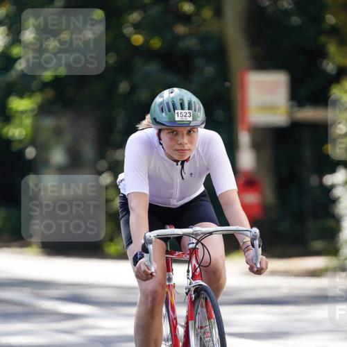 14.09.2025 - Stadtparktriathlon Michael Burmester http://msf.ph/oto/8907510 14.09.2025 13:40:46 Radfahren 1523, 1526 meine-sportfotos.de