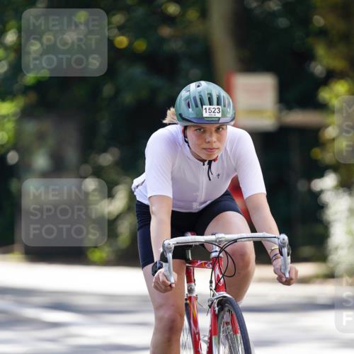 14.09.2025 - Stadtparktriathlon Michael Burmester http://msf.ph/oto/8907511 14.09.2025 13:40:47 Radfahren 1523, 1526 meine-sportfotos.de