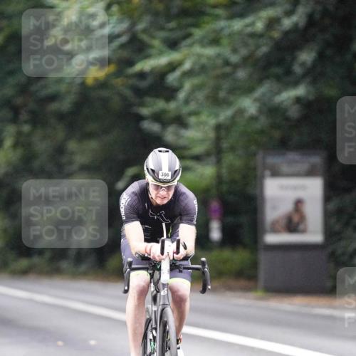 14.09.2025 - Stadtparktriathlon Michael Burmester http://msf.ph/oto/8907518 14.09.2025 09:19:55 Radfahren 306, 333, 366, 438, 442 meine-sportfotos.de