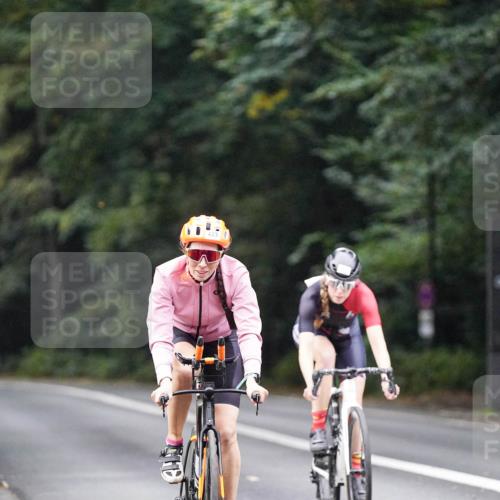 14.09.2025 - Stadtparktriathlon Michael Burmester http://msf.ph/oto/8907533 14.09.2025 09:20:06 Radfahren 333, 368, 423, 438, 503 meine-sportfotos.de