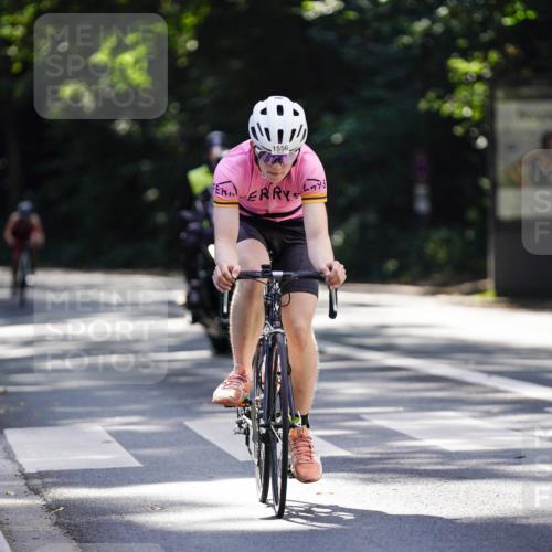 14.09.2025 - Stadtparktriathlon Michael Burmester http://msf.ph/oto/8907566 14.09.2025 13:41:53 Radfahren 1537, 1556, 1557 meine-sportfotos.de