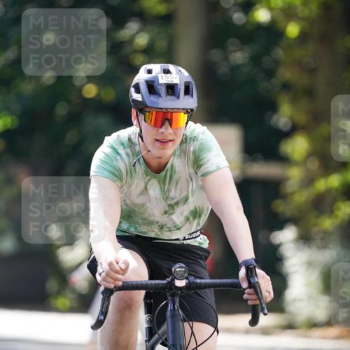 14.09.2025 - Stadtparktriathlon Michael Burmester http://msf.ph/oto/8907578 14.09.2025 13:42:01 Radfahren 1537, 1557 meine-sportfotos.de