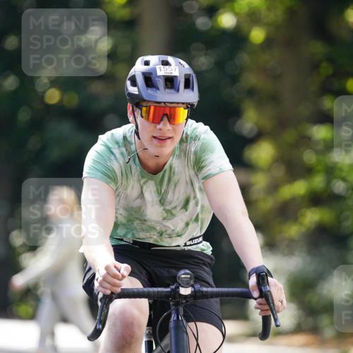 14.09.2025 - Stadtparktriathlon Michael Burmester http://msf.ph/oto/8907580 14.09.2025 13:42:01 Radfahren 1537, 1557 meine-sportfotos.de