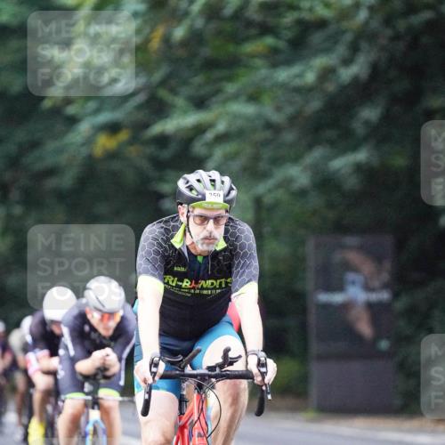 14.09.2025 - Stadtparktriathlon Michael Burmester http://msf.ph/oto/8907586 14.09.2025 09:20:31 Radfahren 301, 318, 326, 340, 345, 346, 347, 359, 363, 370, 371, 373, 377, 381, 389, 445 meine-sportfotos.de