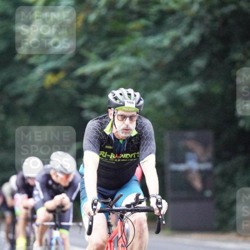 14.09.2025 - Stadtparktriathlon Michael Burmester http://msf.ph/oto/8907588 14.09.2025 09:20:31 Radfahren 301, 318, 326, 340, 345, 346, 347, 359, 363, 370, 371, 373, 377, 381, 389, 445 meine-sportfotos.de