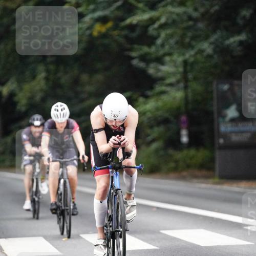 14.09.2025 - Stadtparktriathlon Michael Burmester http://msf.ph/oto/8907611 14.09.2025 09:20:39 Radfahren 318, 327, 340, 346, 347, 377, 381, 386, 389, 448 meine-sportfotos.de