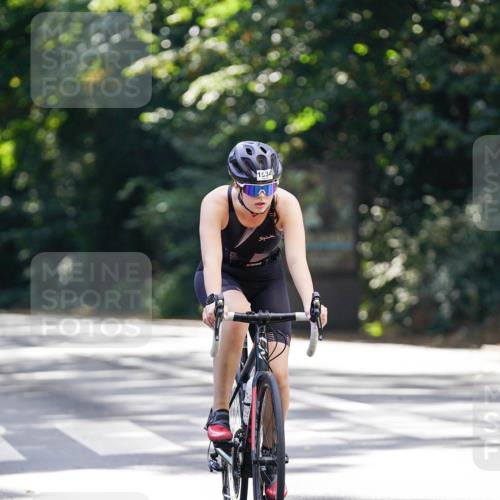 14.09.2025 - Stadtparktriathlon Michael Burmester http://msf.ph/oto/8907634 14.09.2025 13:44:00 Radfahren 1534 meine-sportfotos.de