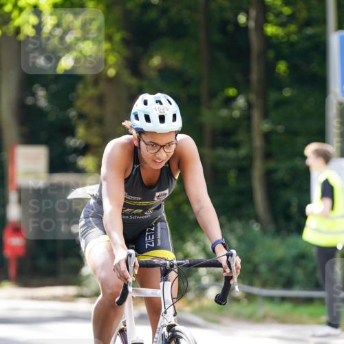 14.09.2025 - Stadtparktriathlon Michael Burmester http://msf.ph/oto/8907641 14.09.2025 13:44:17 Radfahren 1525, 1548 meine-sportfotos.de