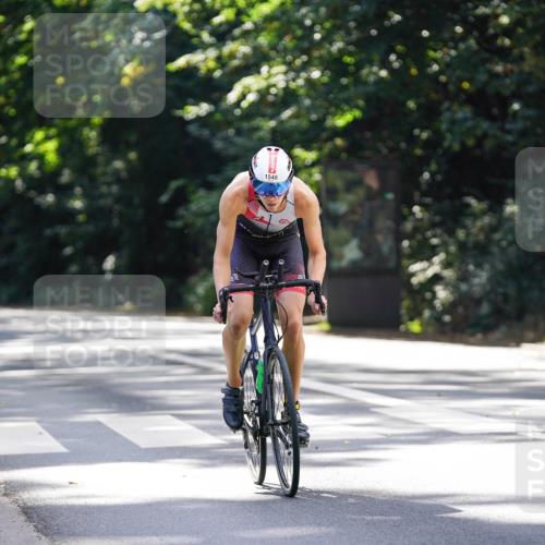 14.09.2025 - Stadtparktriathlon Michael Burmester http://msf.ph/oto/8907645 14.09.2025 13:44:20 Radfahren 1525, 1548 meine-sportfotos.de
