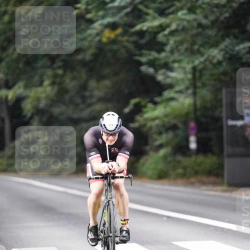 14.09.2025 - Stadtparktriathlon Michael Burmester http://msf.ph/oto/8907679 14.09.2025 09:21:27 Radfahren 323, 349, 352, 362, 375, 379, 393 meine-sportfotos.de