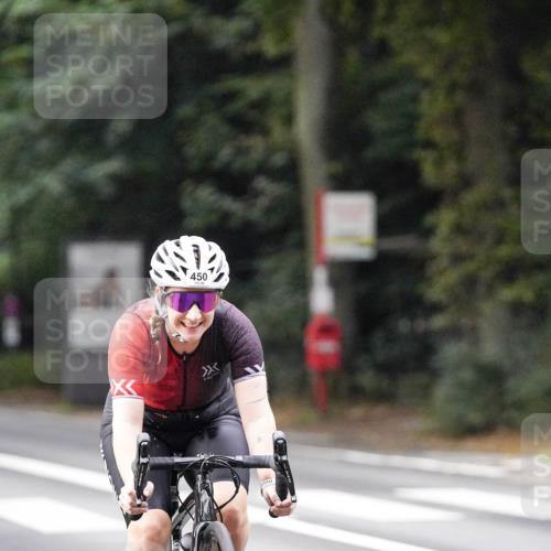 14.09.2025 - Stadtparktriathlon Michael Burmester http://msf.ph/oto/8907713 14.09.2025 09:21:43 Radfahren 337, 365, 383, 400, 430, 450, 504 meine-sportfotos.de