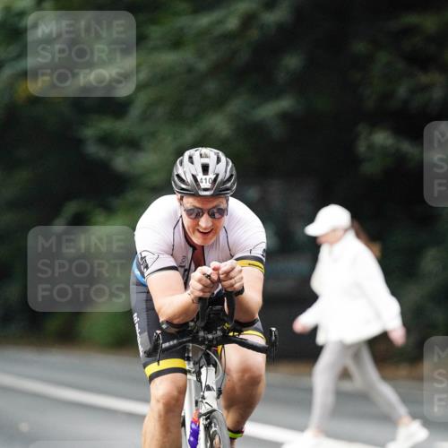 14.09.2025 - Stadtparktriathlon Michael Burmester http://msf.ph/oto/8907755 14.09.2025 09:22:06 Radfahren 410, 451 meine-sportfotos.de