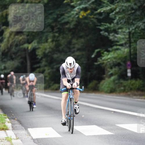 14.09.2025 - Stadtparktriathlon Michael Burmester http://msf.ph/oto/8907795 14.09.2025 09:22:28 Radfahren 367, 376, 398, 418, 435, 437, 466 meine-sportfotos.de