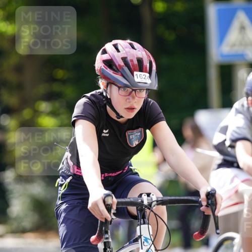 14.09.2025 - Stadtparktriathlon Michael Burmester http://msf.ph/oto/8907802 14.09.2025 13:45:40 Radfahren 1622, 1624, 1628, 1641, 1665, 1675, 1676, 1683, 1689 meine-sportfotos.de