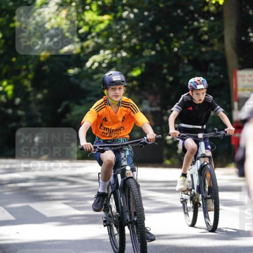 14.09.2025 - Stadtparktriathlon Michael Burmester http://msf.ph/oto/8907811 14.09.2025 13:45:44 Radfahren 1622, 1624, 1628, 1665, 1675, 1676, 1683, 1689 meine-sportfotos.de