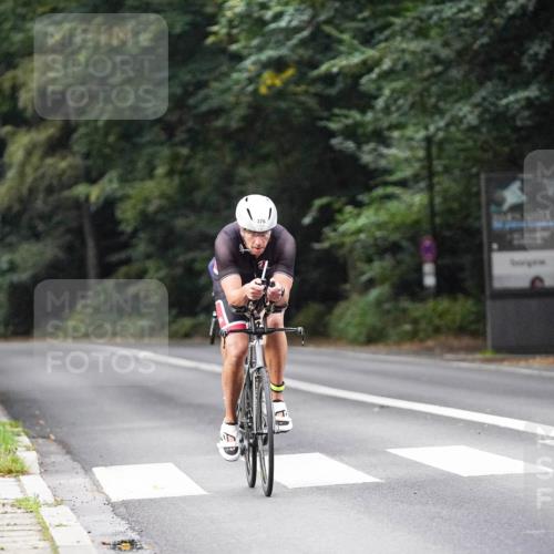 14.09.2025 - Stadtparktriathlon Michael Burmester http://msf.ph/oto/8907818 14.09.2025 09:22:35 Radfahren 376, 418, 435, 437, 466 meine-sportfotos.de
