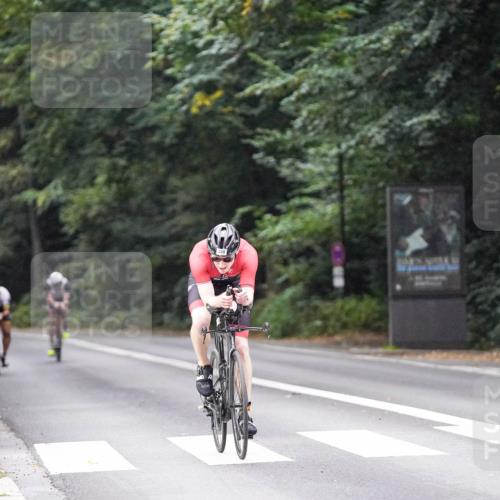 14.09.2025 - Stadtparktriathlon Michael Burmester http://msf.ph/oto/8907829 14.09.2025 09:22:44 Radfahren 328, 372, 406 meine-sportfotos.de