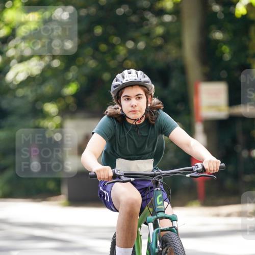 14.09.2025 - Stadtparktriathlon Michael Burmester http://msf.ph/oto/8907844 14.09.2025 13:46:04 Radfahren 1549, 1635, 1654, 1660, 1674 meine-sportfotos.de