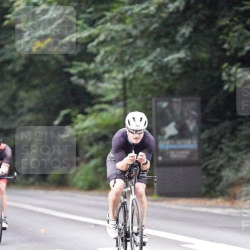 14.09.2025 - Stadtparktriathlon Michael Burmester http://msf.ph/oto/8907845 14.09.2025 09:22:59 Radfahren 303, 336, 460, 462, 478 meine-sportfotos.de