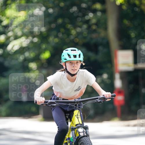 14.09.2025 - Stadtparktriathlon Michael Burmester http://msf.ph/oto/8907848 14.09.2025 13:46:05 Radfahren 1549, 1635, 1654, 1660 meine-sportfotos.de