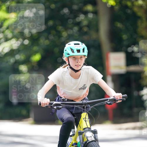 14.09.2025 - Stadtparktriathlon Michael Burmester http://msf.ph/oto/8907850 14.09.2025 13:46:05 Radfahren 1549, 1635, 1654, 1660 meine-sportfotos.de